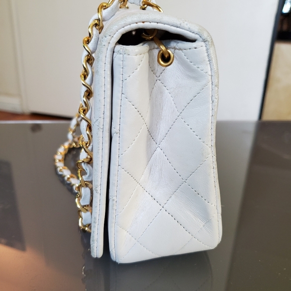 CHANEL White Leather Full Flap Crossbody Bag - Picture 4 of 8